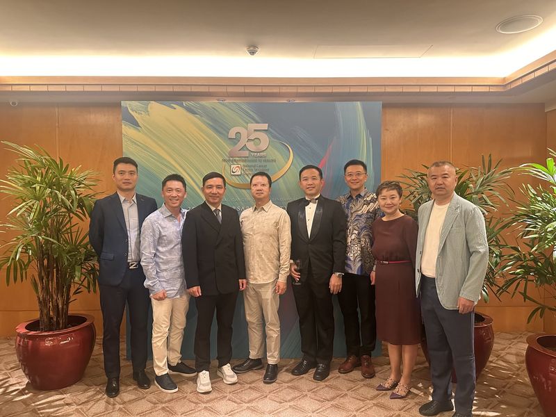 YuYi Dentals founders, Ms Ellen Li and Mr Chen Kai, were honoured to attend the National Cancer C...